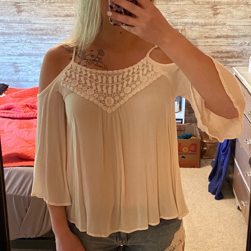 Off the shoulder cream shirt 🌞